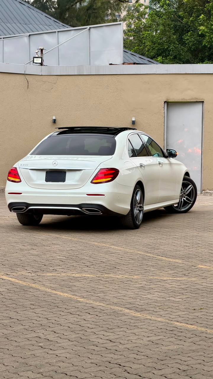2020 MERCEDES BENZ E200