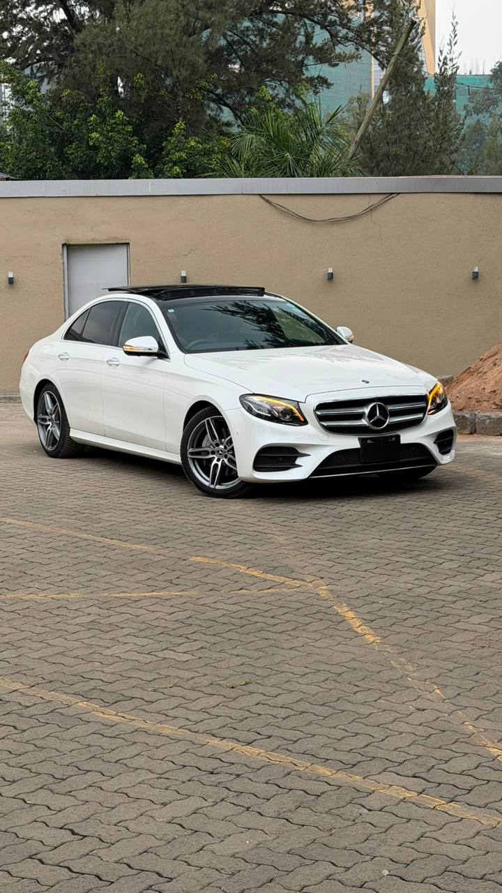 2020 MERCEDES BENZ E200